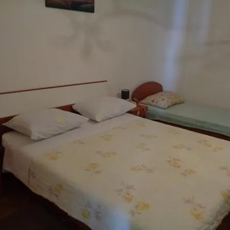 Ivan Apartamento Sukošan